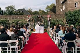 Vom polterabend bis zu den blumenkinder, alle bräuche bei einer hochzeit. Ablauf Hochzeit Wie Lauft Eine Hochzeit Ab Katja Sing