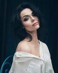 Najbardziej znana jest z występowania w teledyskach donatana oraz prowokacyjnych wypowiedzi. Kamila Smogulecka Wikipedia Biografia Age Height And Net Worth 2019