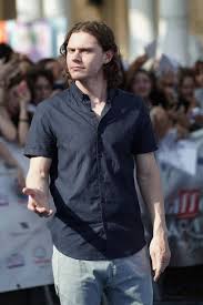 When his father's job was transferred, the family moved to grand blanc, michigan. Evan Peters Giffoni 2019 Evan Peters Evan Peters American Horror Story Evan