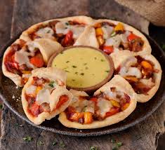 Pizza Ring With Peppers Mushrooms And Vegan Mozzarella Vegan Gluten Free Healthy Recipe Which Is Easy To Make Recipes Gluten Free Party Food Vegan Recipes