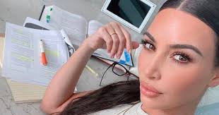 Kim Kardashian pauses 'tedious' lawyer dreams after 'struggling with the  study' : r/popculturechat