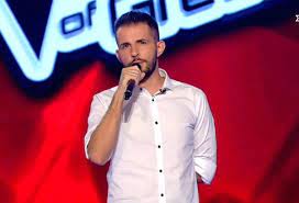 Published 14 απριλίου 2018 | by radiojukebox. The Voice Kerdise Tis Entypwseis O 8essalonikios Tragoydisths Stayros Krhtikos Cityportal Gr