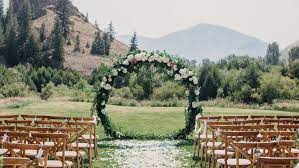 Cheap wedding venues in columbus ohio allow you to maintain the same aesthetic appeal while drastically cutting the wedding cost for outdoor while it used to be that only large weddings were held inexpensive venues, more couples are opting for smaller and more intimate held in wedding. Affordable Wedding Venue Ideas Sofi