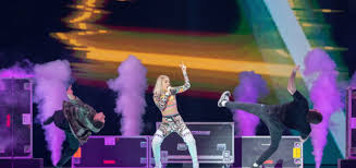 Nieuwjaarsdag russen vieren een week lang oud en nieuw. Wit Rusland Songfestivalweblog Nl
