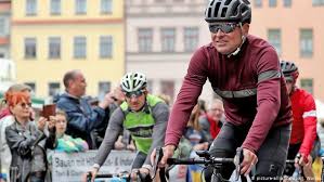 In der vergangenen woche soll er am flughafen hamburg einen mann angegriffen haben. Jan Ullrich Takes Sporting Director Post At Cologne Cycling Race Sports German Football And Major International Sports News Dw 16 05 2017