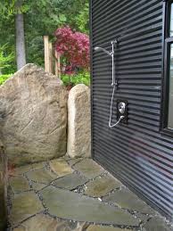 Gartendusche gartendusche mit sichtschutz epic sichtschutz from dusche garten , source:conexionlasallista.com. Gartenideen Mit Dusche Einen Ausserordentlichen Aussenbereich Gestalten