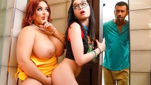 ▷ Natasha Nice В Tag-Teaming Her Monster Stepsons Mini Girlfriend |  Бесплатное видео с Brazzers