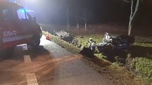 Kobieta z dwumiesięcznym niemowlęciem przechodziła przez ulicę po pasach, obok szkoły w giżycach. Smiertelny Wypadek Pod Sochaczewem Zginela 67 Latka