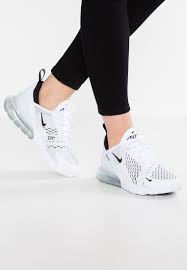 Add vibrancy to casual outfits and workout wear. Nike Sportswear Air Max 270 Sneaker Low White Black Weiss Zalando De