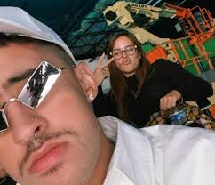 Benito, 26, and gabriela got together a little after he and his girlfriend of five years, carliz de la cruz, broke up and though little is known about her. Bad Bunny Goes Public With Girlfriend Gabriela Berlingeri Hiplatina
