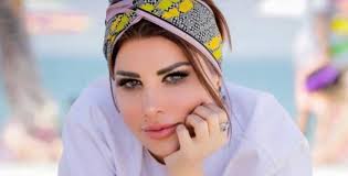 بعد أيام قليلة من فيديو لقاء رئيس شركة روتانا للصوتيات والمرئيات سالم الهندي مع قيثارة الخليج الفنانة نوال وزوجها الملحن مشعل العروج، أعلنت روتانا، عبر مواقع التواصل الإلكتروني، حفلا غنائيا ستحييه نوال تحت رعاية. ÙÙŠØ¯ÙŠÙˆ Ø´Ù…Ø³ Ø§Ù„ÙƒÙˆÙŠØªÙŠØ© Ø¹Ù† ØµÙØ§Øª Ø²ÙˆØ¬Ù‡Ø§ Ø§Ù„Ù…Ø³ØªÙ‚Ø¨Ù„ÙŠ Ø£Ø±ÙŠØ¯Ù‡ Ø£Ø±Ø¬Ù„ Ù…Ù†ÙŠ