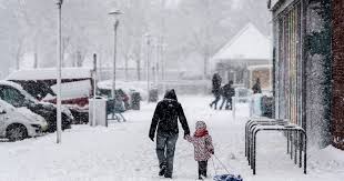 De scholen blijven dicht tot na de meivakantie, dus tot en met 3 mei. Scholen Geven Leerlingen En Studenten Sneeuwvrij Arnhem E O Gelderlander Nl