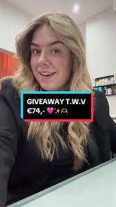 ✨GIVEAWAY T.W.V €74,- ✨🩷💇🏼‍♀️ @colorbarhairsalon X @hairbyshanna_ Omdat  ik net ben begonnen bij COLORBAR HAIRSALON geef ik 2 giftcards ter waarde  van €20,- en een REF Ultimate Repair Mask Set ter ...