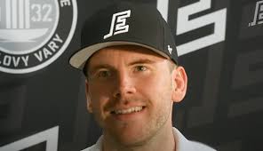 Z om Parkkonen och jakten på center (i konkurrens med bl.a. MoDo) och ytter  & Patrick Carlsson, tidigare videoanalytiker i BIK Karlskoga, berättar mer  om nye backen