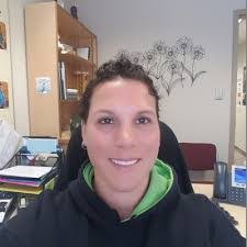 Kim Dary's Instagram, Twitter & Facebook