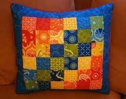Dieses schicke patchworkkissen besteht aus vielen einzelnen quadraten, die ihr unterschiedlich anordnen könnt. Patchwork Kissen Charmi