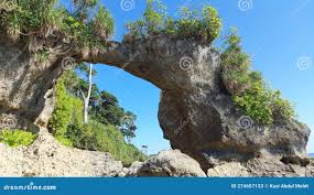 Puente De Howrah Natural De Neil Iland Formado Por Roca Que Se Sobresale De  La Pared Principal Con Un Gran Agujero En Ella . Imagen de archivo