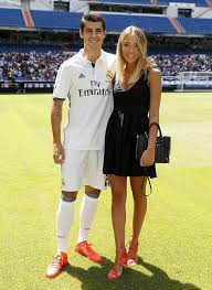 Sous contrat jusqu'en 2023 à l'atlético, l'attaquant international espagnol de 28 ans était prêté au. Who Is Alvaro Morata S Girlfriend Meet Alice Campello