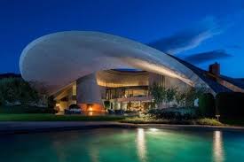 House Of The Week Bob Hope S Iconic Lautner Home For Sale Celebrity Houses John Lautner Palm Springs Houses