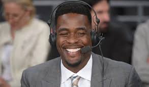 Report: Chris Webber part of group looking to buy Atlanta Hawks