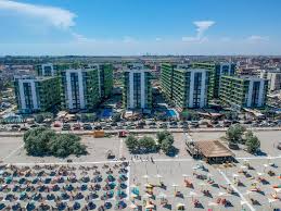 Cazare in hoteluri, vile si pensiuni din statiunea mamaia. Alezzi Beach Resort Mamaia Nord NÄvodari 8 2 10 PreÈuri Actualizate Pentru 2021