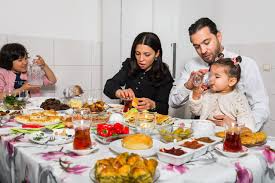 زكاة) is ook één van de vijf zuilen van de islam (zie ramadan). Zonder Afleiding Was De Ramadan Zwaarder Nrc