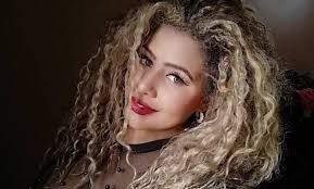 Linda Luz's Instagram, Twitter & Facebook