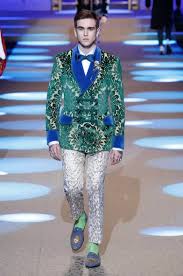 Chez balenciaga et prada, on aime ce jeu d'accumulation à l'effet parfois effet wahou visuel et protection contre le froid garantie. Les Huit Tendances A Suivre Pour L Automne Hiver 2018 2019