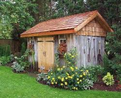 Garten Und Deko Ideen Fur Ihren Garten Ihrer Traume Garten Ideen Ihren Ihrer Traume Sheddesigns Rustikaler Schuppen Schuppen Design Garten