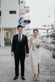 How 9 Brides Pulled Off The Modern Cheongsam At Their Wedding And Where They Got Them Her World Singapore Qipao Wedding Cheongsam Wedding Chinese Wedding Dress