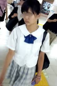 Mr.研修生動画] 13 大人ロリ店員さん しゃがみ白パンツ＜パンチラ盗撮＞ | パンチラさん！