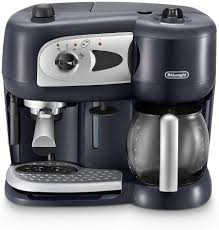 La marque italienne fait partie des plus connues et des plus réputées dans la fabrication des percolateurs. De Longhi Machine A Cafe A Pompe Et Cafetiere Filtre 2 En 1 Machine Expresso Bco260cd 1 Noir Amazon Fr Cuisine Maison