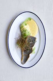 Roulades De Poireaux Bar Grille Et Sauce Mousseline In 2020 Voedsel Ideeen Glutenvrij Eten Avondmaaltijden