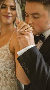 Because greenery never goes out of style 🤌🏼💚🤩, photographer