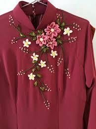 Pin By Ly Arsenal On Theu Ruy Băng Embellished Clothing Kurti Designs Ribbon Work