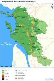 Les études terrain, la construction des bâtiments techniques et des câbles fibre pour les alimenter et enfin, la desserte de chaque logement du département par la pose de boîtier de branchement dans la. Carte Geographique Touristique Et Plan De La Charente Maritime 17 La Rochelle