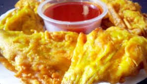 The name says it all, these pakodas are actually made of flowers! Crispy Pyaz Ka Pakoda Onion Pakoda Foodflavor In