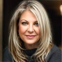 Donna Wills's Instagram, Twitter & Facebook