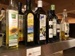 Für schonendes braten von edlem fisch, feinem gemüse oder eierspeisen ist olivenöl als am besten zum braten geeignete öle gelten solche, die einen hohen rauchpunkt und einen hohen anteil an einfach ungesättigten fettsäuren aufweisen. Beim Grillen Musst Du Auf Den Rauchpunkt Des Oles Achten