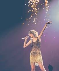 Get Me With Those Green Eyes Baby As The Lights Go Down Give Me Something That Ll Haunt Me Wh Taylor Swift Pictures Taylor Alison Swift Taylor Swift Music
