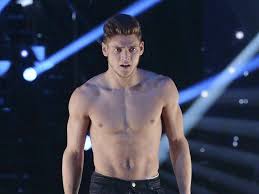 Rayane bensetti s'en est pris mardi aux internautes qui ont poussé son amie héloïse martin à quitter twitter à cause de leurs commentaires sur son. Did Rayane Bensetti Digest His Break With Denitsa Ikonomova The First Clues Revealed In A Video