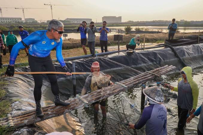 Pemprov Jateng Panen Udang Vaname di Kawasan Industri - RRI.co.id