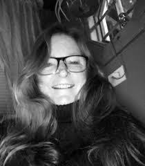 Lynn Lynch's Instagram, Twitter & Facebook