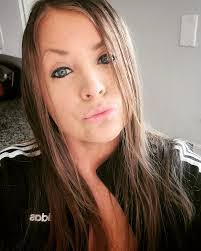 Renee Bennick's Instagram, Twitter & Facebook