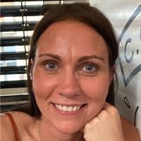 Sarah Finney's Instagram, Twitter & Facebook