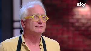 Masterchef, Maxwell eliminato: il commovente saluto e le scoperte sul suo  passato