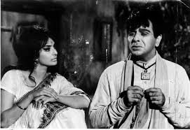 He married asma, divorcing saira banu. Blast From The Past The Mystery Behind Dilip Kumar S Divorce Saga With Asma Bollywood Bubble
