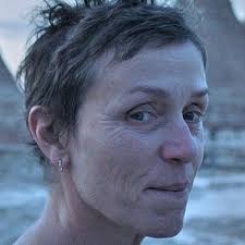 Nomadland (ארץ נוודים) סרטה של הבמאית קלואי ז'או זכה בפרס אריה הזהב. Rbp0ormkv01 5m