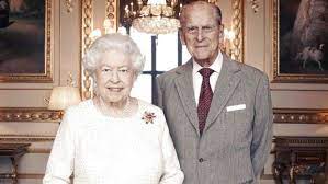 Halskjede og øresmykker fikk dronning mary laget til den såkalte dehli durbar. Dronning Elizabeth Og Philip Har Vaeret Gift I 70 Ar Se De Nye Billeder Af Parret Bt Royale Www Bt Dk
