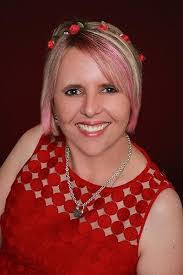 Deena Perry's Instagram, Twitter & Facebook